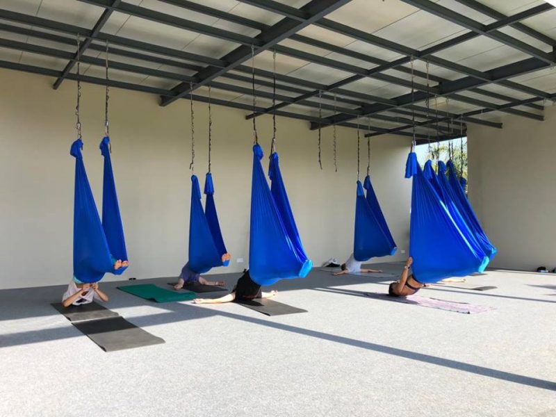 cours-yoga-aerien-retraite-maroc-airyoga-massage-spa-ksarmassa-meditation-asana-yoga-hamac-bienfait-chakra-weekend-casablanca